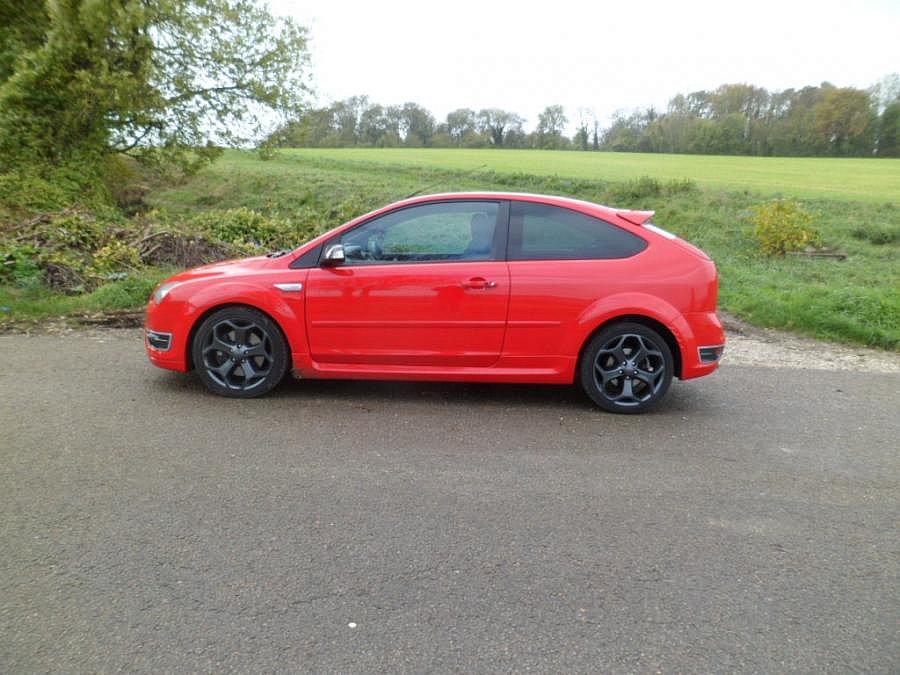 FORD FOCUS II ST 2.5 T 225ch berline 2007