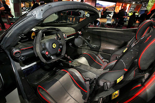 FERRARI LaFerrari Aperta