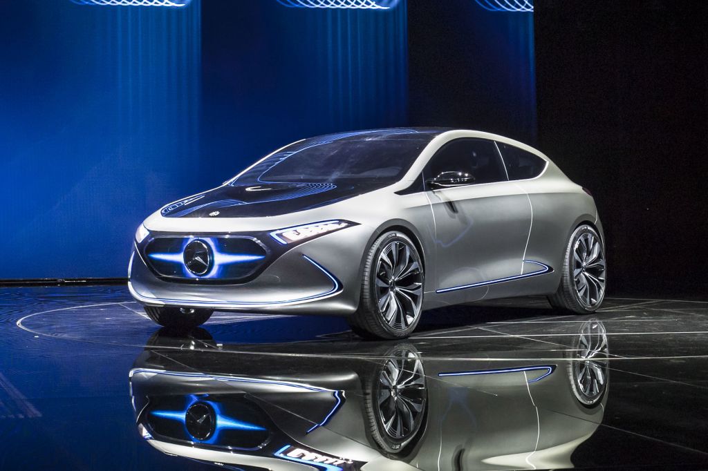 2017 Mercedes Benz EQA Concept
