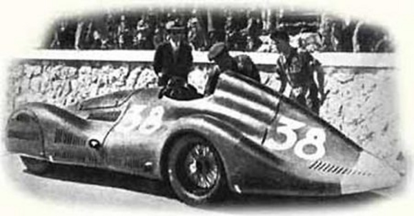 En 1940, Villoresi remporte la Targa Florio au volant de la Maserati 4 CL.