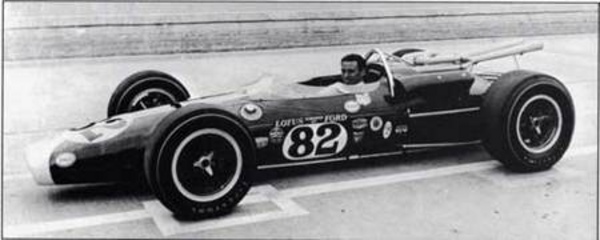 Jim Clark sur une Lotus 38 à Indianapolis, 1965