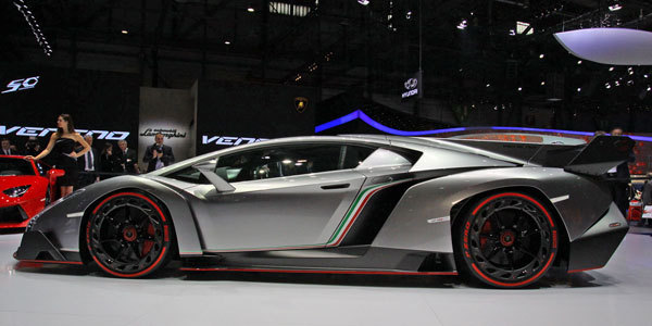 LAMBORGHINI Veneno