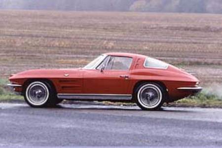 Le premier coupé Sting Ray 1963 : un trait de génie.