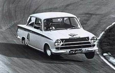 Jim Clark a su encore tirer le meilleur profit du potentiel de la très performante Ford Cortina Lotu