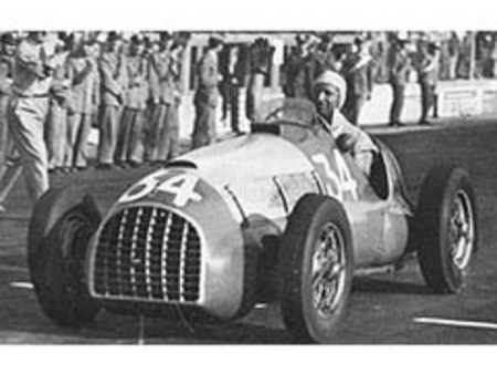 Avec sa Ferrari en 1949