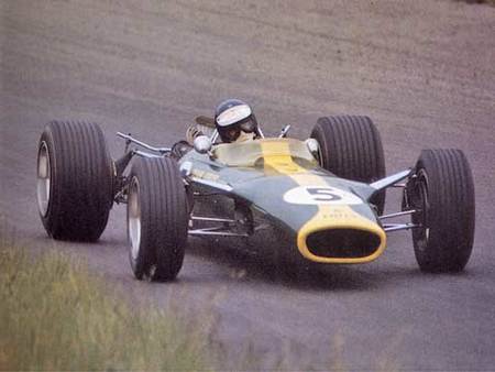 Jim Clark au volant de la Lotus 49