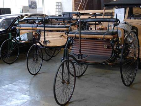 Répliques du tricycle de Karl Benz de1886