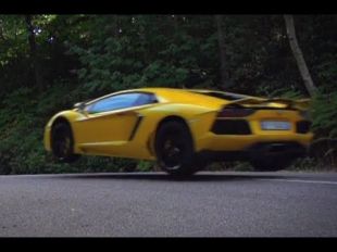 Lamborghini Aventador test jumping