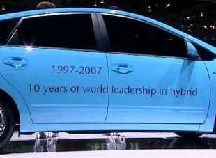 Salon : 10 ans de Toyota hybrides