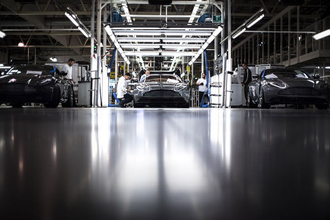 Ventes : Aston Martin termine 2017 en beauté