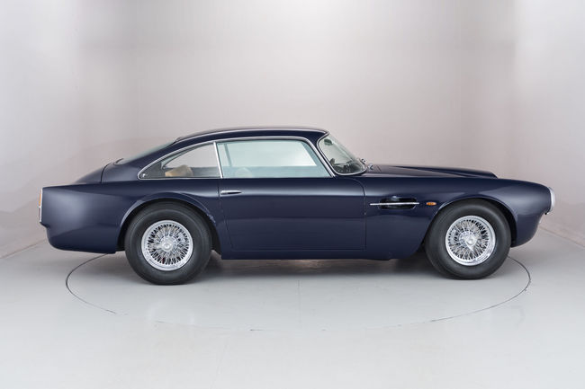 A vendre : Aston Martin DB4 de pré-production
