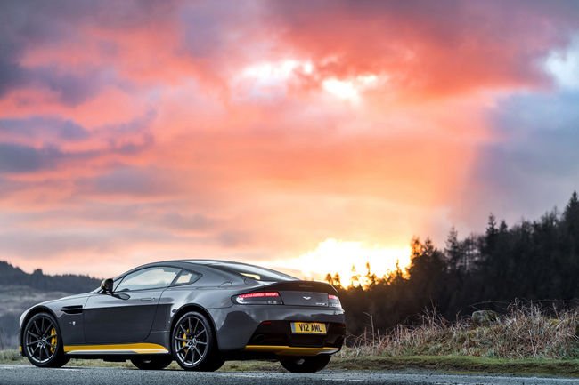 Aston Martin V12 Vantage S : retour de la boîte manuelle