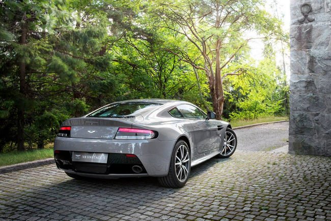 Aston Martin Vantage S Swedish Forest Edition