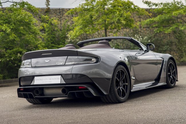 Aston Martin Vantage GT12 Roadster : exclusive