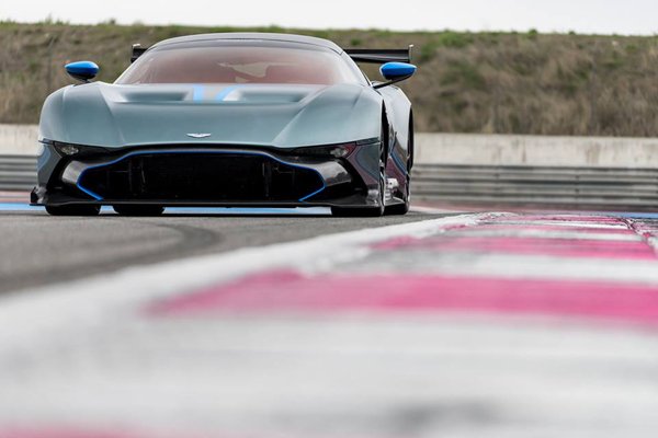 L'Aston Martin Vulcan bientôt sur la route
