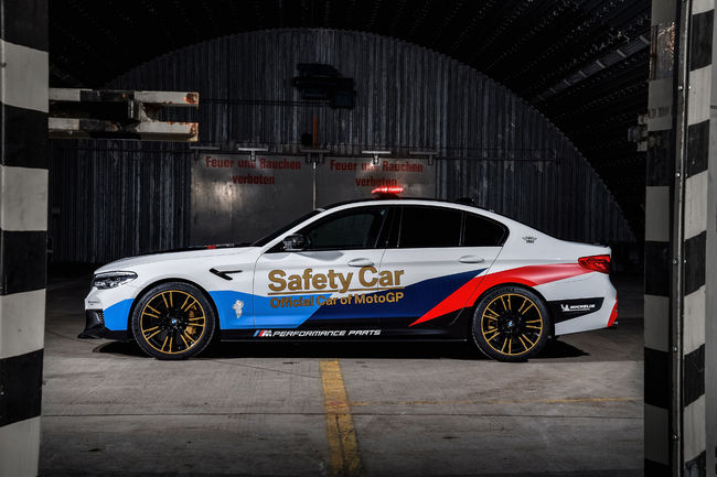 BMW dévoile la M5 MotoGP Safety-Car