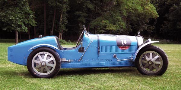 Une Bugatti Type 35T aux Mille Miglia
