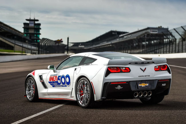 La Corvette Grand Sport pace-car à Indianapolis