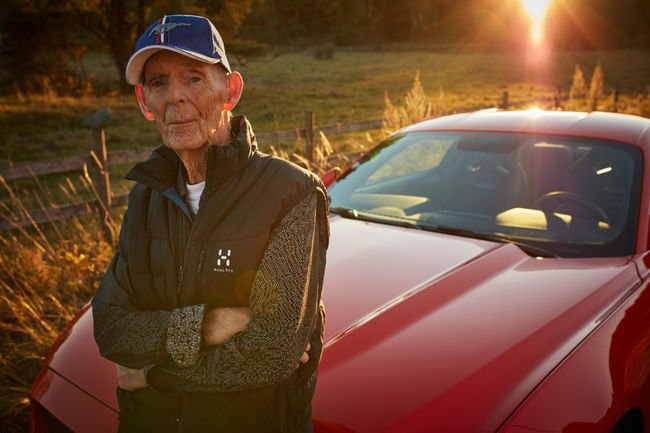 A 97 ans, il s'offre une Ford Mustang GT !
