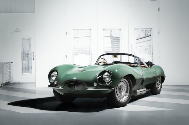 La réédition de la Jaguar XKSS présentée à Los Angeles