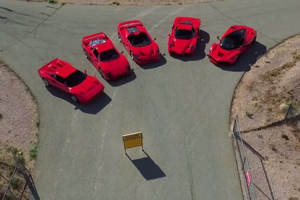 Cinq Ferrari réunies autour de Jay Leno