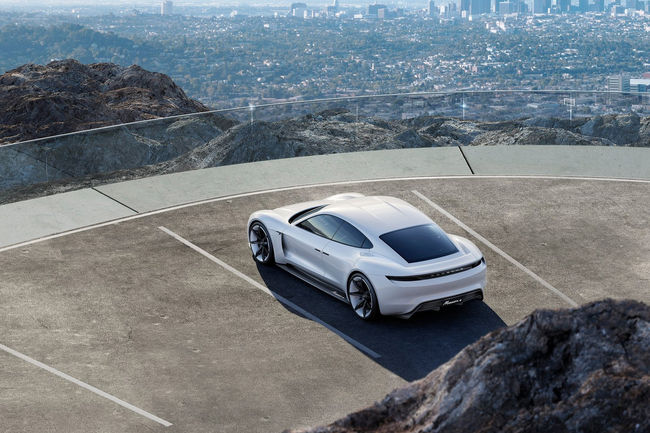 Porsche va investir 6 milliards d'euros dans l'électrique