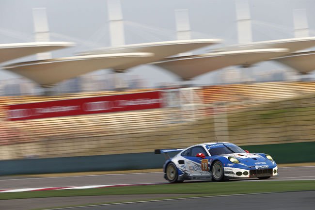 Un teaser pour la nouvelle Porsche 911 RSR