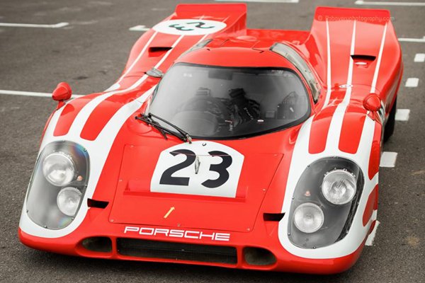 Omologato rend hommage à la Porsche 917