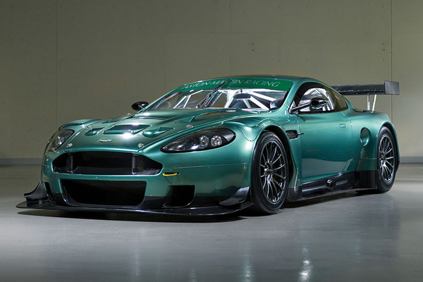 RM Sotheby's : superbe plateau Aston Martin à Monterey
