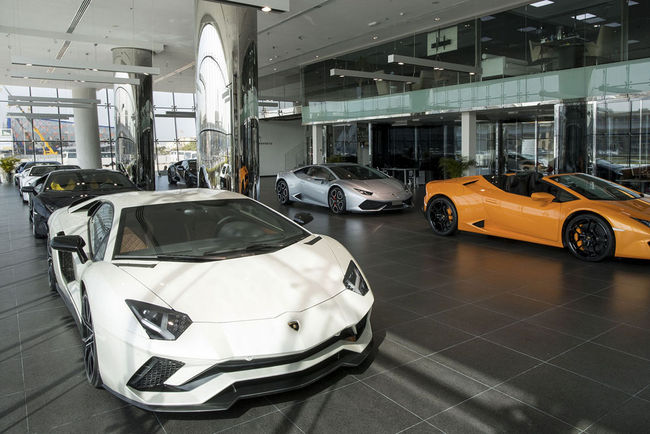 Lamborghini inaugure son plus grand showroom à Dubaï