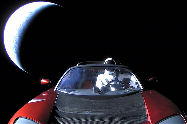 Le Tesla Roadster d'Elon Musk fait route vers mars