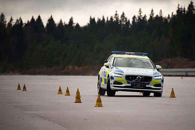 La Police suédoise adopte le break Volvo V90