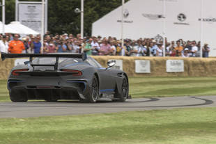 L'Aston Martin Vulcan en action à Goodwood