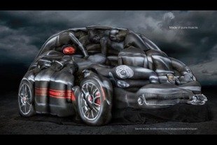 Une Fiat 500 Abarth façon body painting