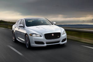Jaguar : priorité aux véhicules électriques