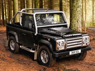 Land Rover : 60 ans et un Defender SVX