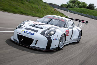 La nouvelle Porsche 911 GT3 R entre en piste