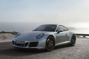 Porsche 911 GTS : restylage et nouveau moteur