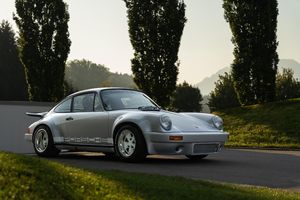 La première Porsche 911 Turbo s'expose à Hampton Court
