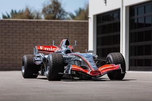 Une McLaren ex-Kimi Raïkkonen s'illustre lors de la vente Bonhams d'Abou Dabi