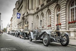 Une Rolls-Royce refait le trajet d'une course vieille de 110 ans