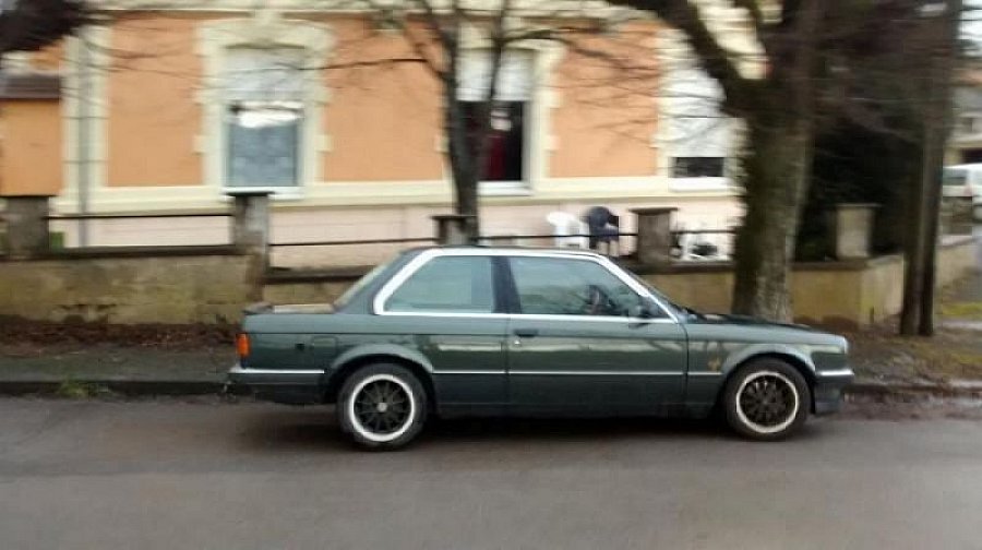 BMW SERIE 3 E30 320i 129ch coupé 1987