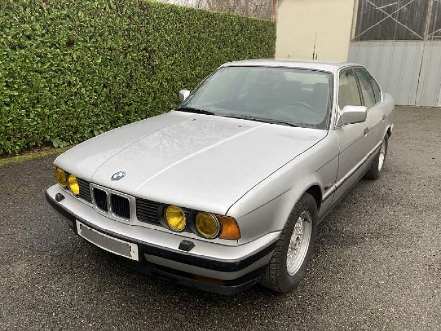 BMW SERIE 5 E34 535i 211ch berline 1990