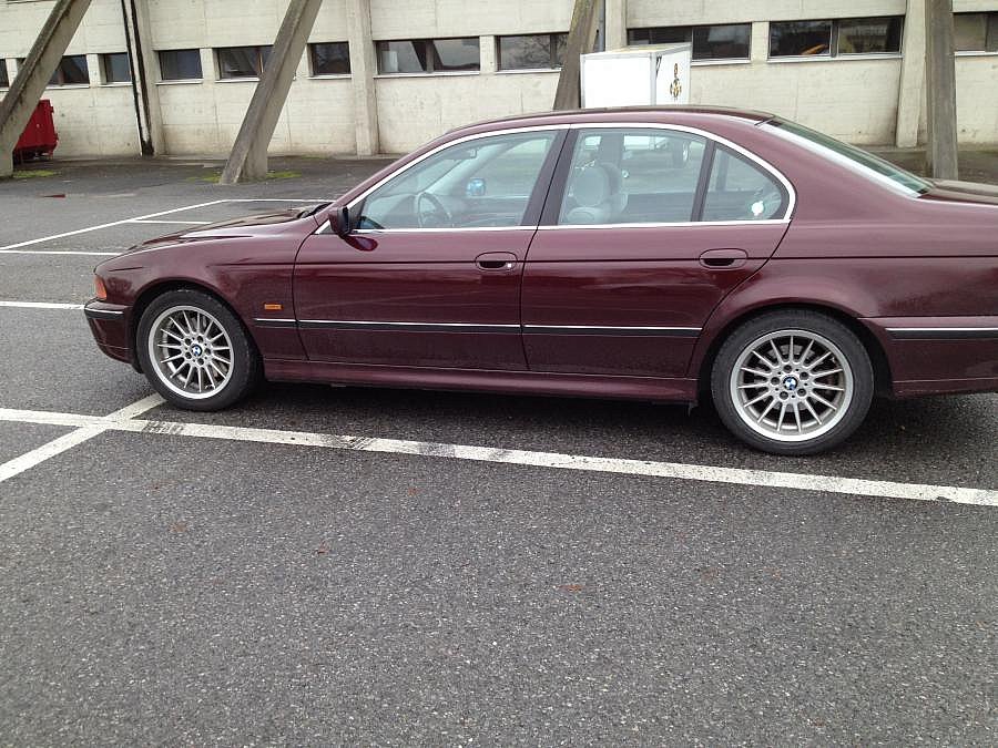 BMW SERIE 5 E39 535i 235ch berline 1998