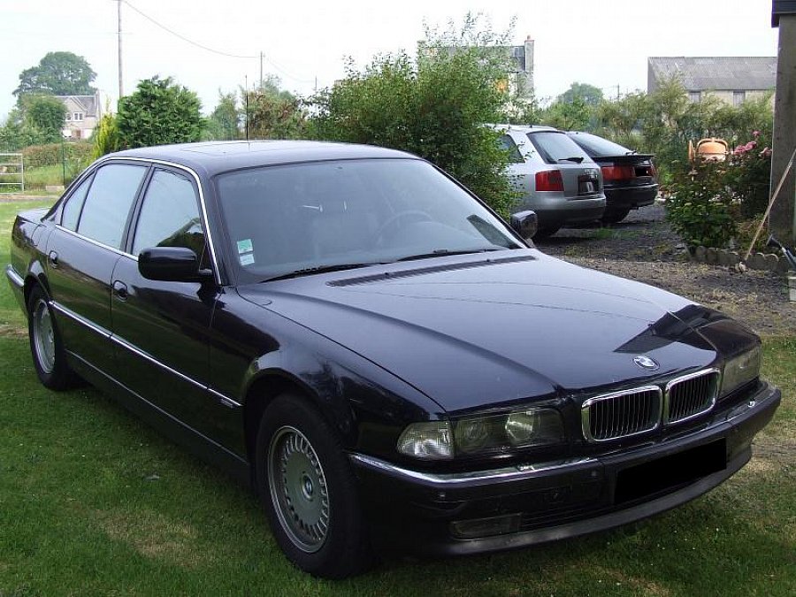 BMW SERIE 7 E38 750i V12 326 ch berline 1996