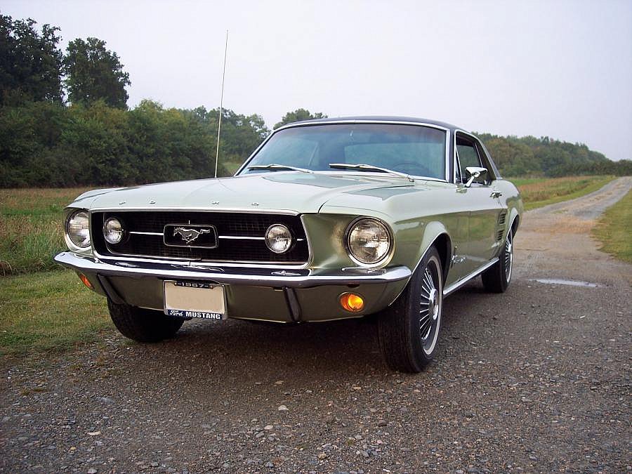 Ford mustang v8 coupe 1964