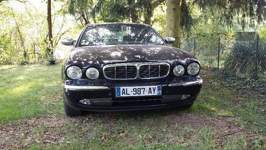 JAGUAR XJ SUPER V8 berline 2004