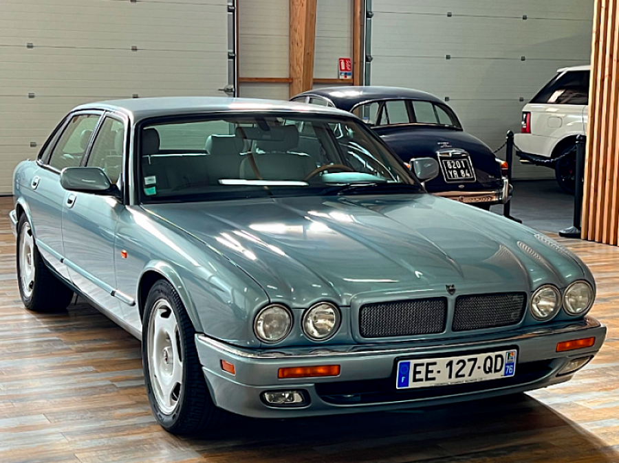 JAGUAR XJR 4.0 L6 Suralimenté (X306) berline 1995