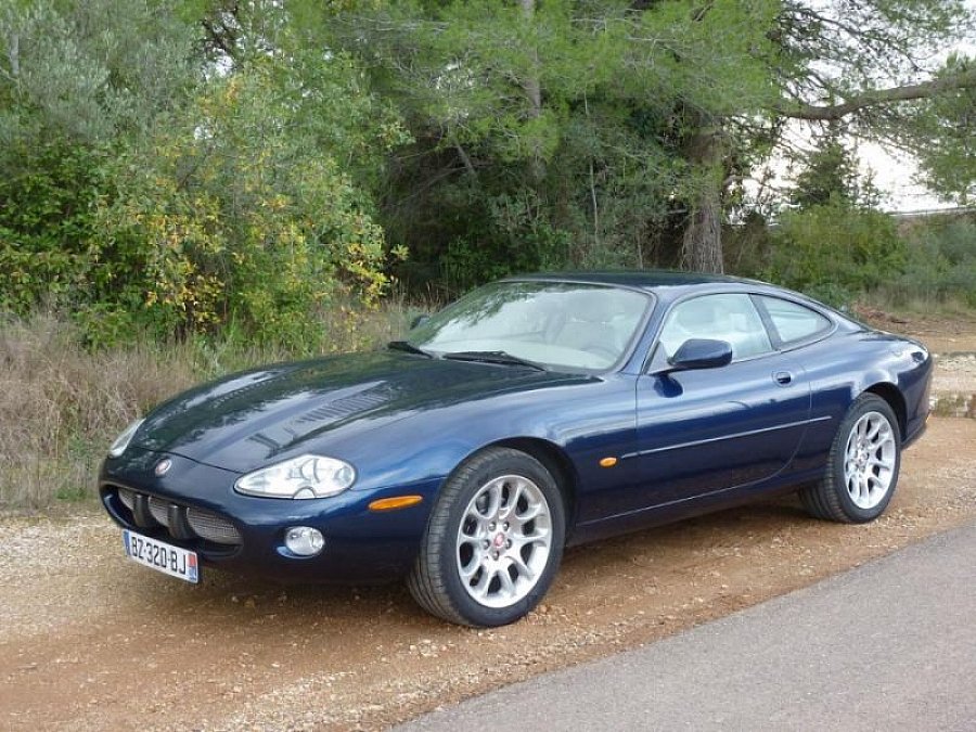 JAGUAR XKR X100 4.0L V8 SC 380ch coupé 2002