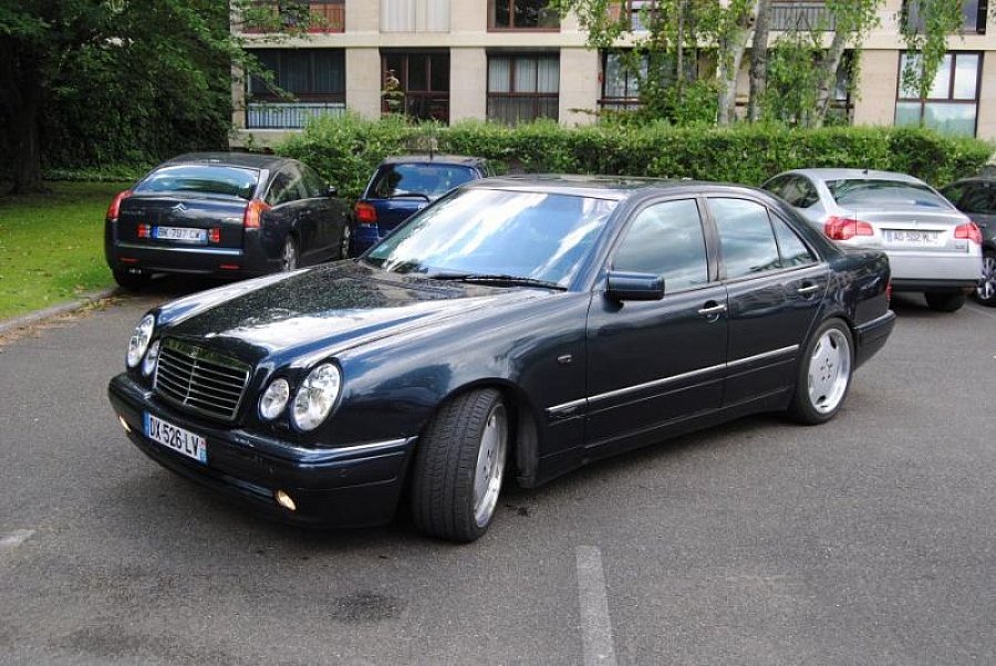 MERCEDES CLASSE E Berline W210 55 AMG berline 1999